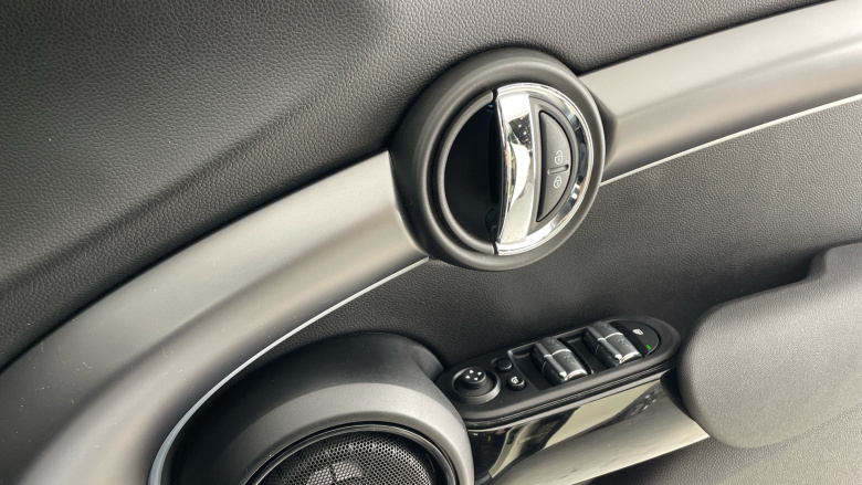 MINI Hatchback 1.5 Cooper Exclusive 5dr Auto Petrol Hatchback